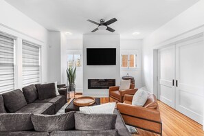 Smart TV, fireplace, table tennis