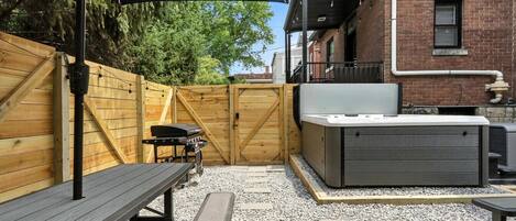 Bain à remous extérieur