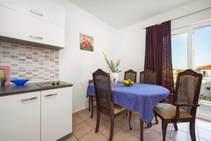 Dining - One-bedroom Apartment in Vodice (Vodice)