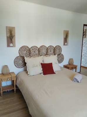 2 bedrooms, iron/ironing board, travel cot, WiFi