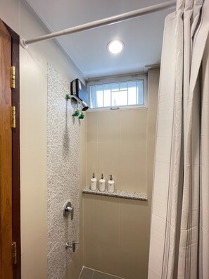 Shower, hair dryer, towels, soap - Charming 3-bedroom house with AC, WiFi in marvelous Bangkok (Krung Thep Maha Nakhon)