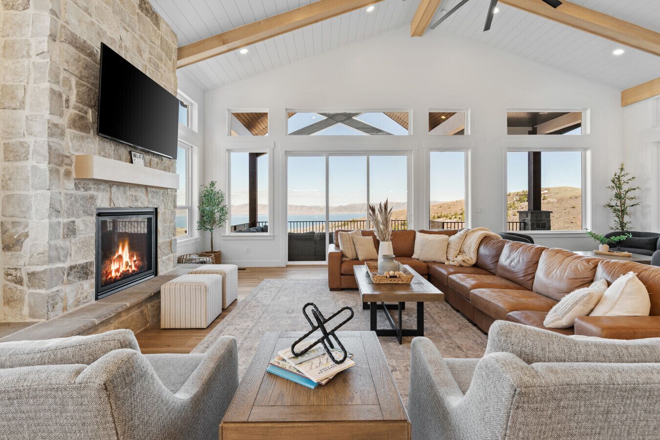 Smart TV, chimenea y tenis de mesa 