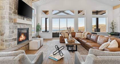 The Hideout | Hot Tub • Game Room • 38 Guests