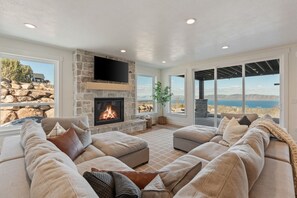 Smart TV, fireplace, ping pong