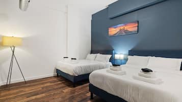 1 slaapkamer, een strijkplank/strijkijzer, wifi, beddengoed