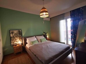 2 bedrooms, internet, bed sheets