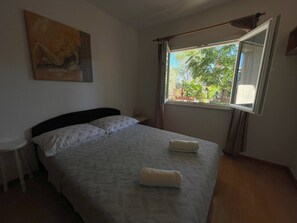 2 bedrooms, iron/ironing board - Apartment in Zaton Near Beach Zvizda (Sibenik)