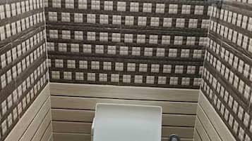 Standard Room, Balcony | Bathroom | Towels