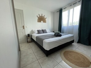 2 bedrooms, desk, iron/ironing board, travel cot