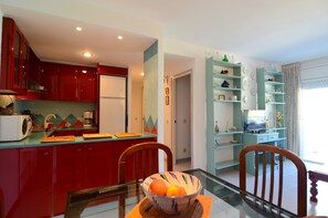 Fridge, microwave, oven, dishwasher