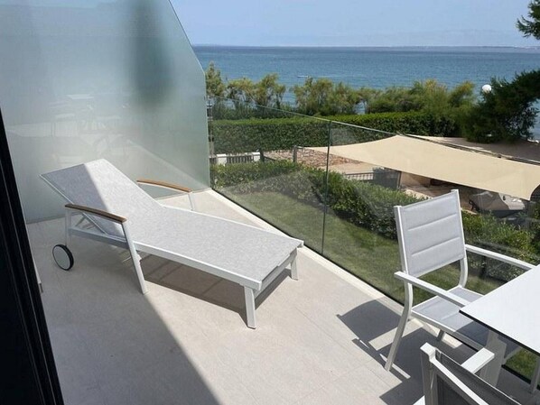 Balcony - Charming One-bedroom Apartment in Ugljan (Preko)