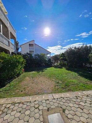 Apartment | Exterior - Spacious Apartment in Tribunj (Tribunj)