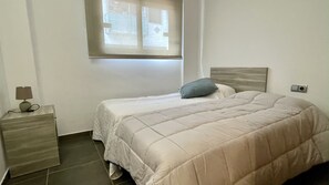 2 chambres, fer et planche à repasser, draps fournis