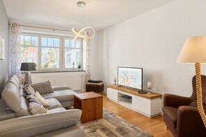 TV, DVD player, stereo - Strandallee 150a Timmendorfer Strand - Holiday apartment Strandallee 150a - Ihr (Timmendorfer Strand)