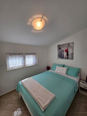 Apartment | 2 bedrooms - Seaside Apartment for Four Guests (Tribunj)