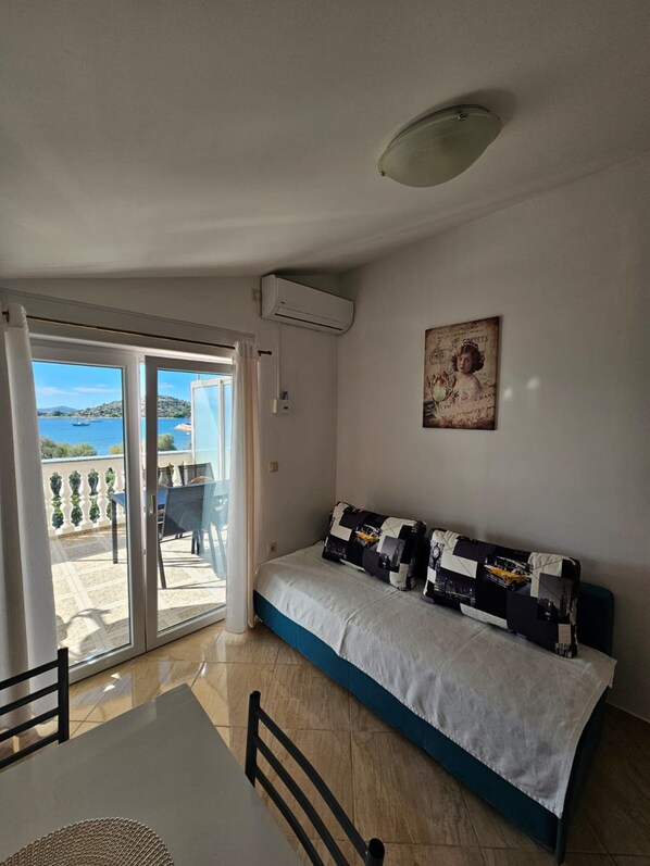 2 bedrooms