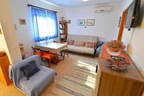 Living room - Spacious Apartment in Murter (Murter-Kornati)