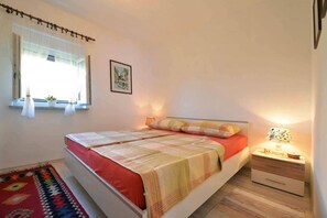 Apartment | 2 bedrooms, iron/ironing board - Spacious Apartment in Murter (Murter-Kornati)