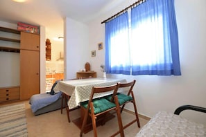 Dining - Spacious Apartment in Murter (Murter-Kornati)