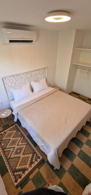 2 bedrooms, iron/ironing board, travel cot, free WiFi - Newly renovated air-conditioned apartment - only 100 m from the beach. (Portiragnes)