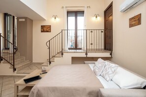 2 bedrooms, iron/ironing board, travel cot, WiFi