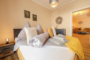 2 bedrooms, desk, iron/ironing board, travel crib