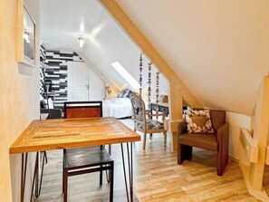 Interior - La Maison Bleue, on the Bay of the Somme, in a peaceful natural setting (Pendé)