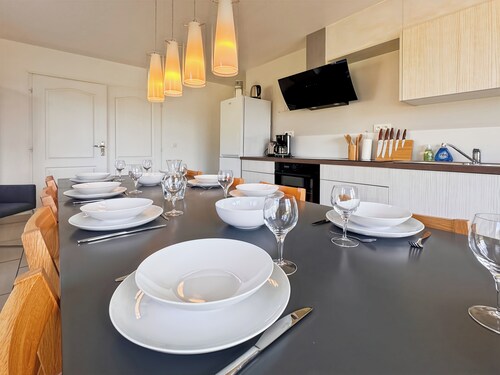 La Maison Bleue, on the Bay of the Somme, in a peaceful natural setting