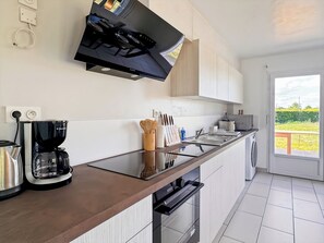 Micro-ondes, four, plaque de cuisson, lave-vaisselle