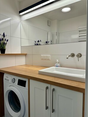 Unclassified image, 3 of 23, button