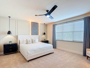 3 habitaciones, tabla de planchar con plancha, cuna de viaje y wifi