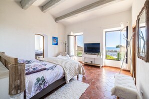 4 quartos, ferros/tábuas de passar roupa, Wi-Fi de cortesia