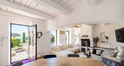 Villa Flore - Panoramic Sea View by Halldis