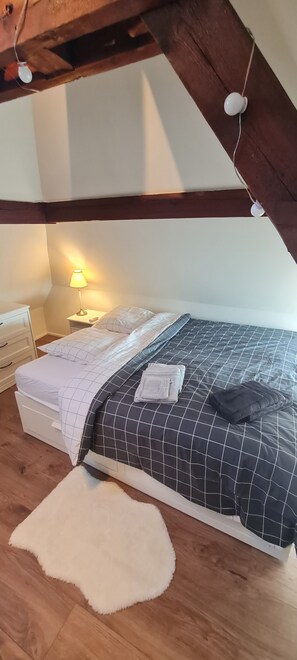2 chambres, fer et planche à repasser, Wi-Fi (supplément)