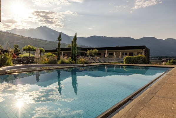 Innenpool, Außenpool