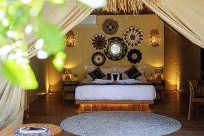 In-room safe, free WiFi - Barefoot Glamping (Kubu)