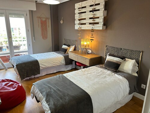 Duplex Luxury Leioa 10 minutes from Bilbao, 5 minutes from beaches, ideal for families.
