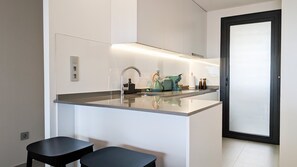 Mikrowelle, Ofen, Herdplatte, Geschirrspüler