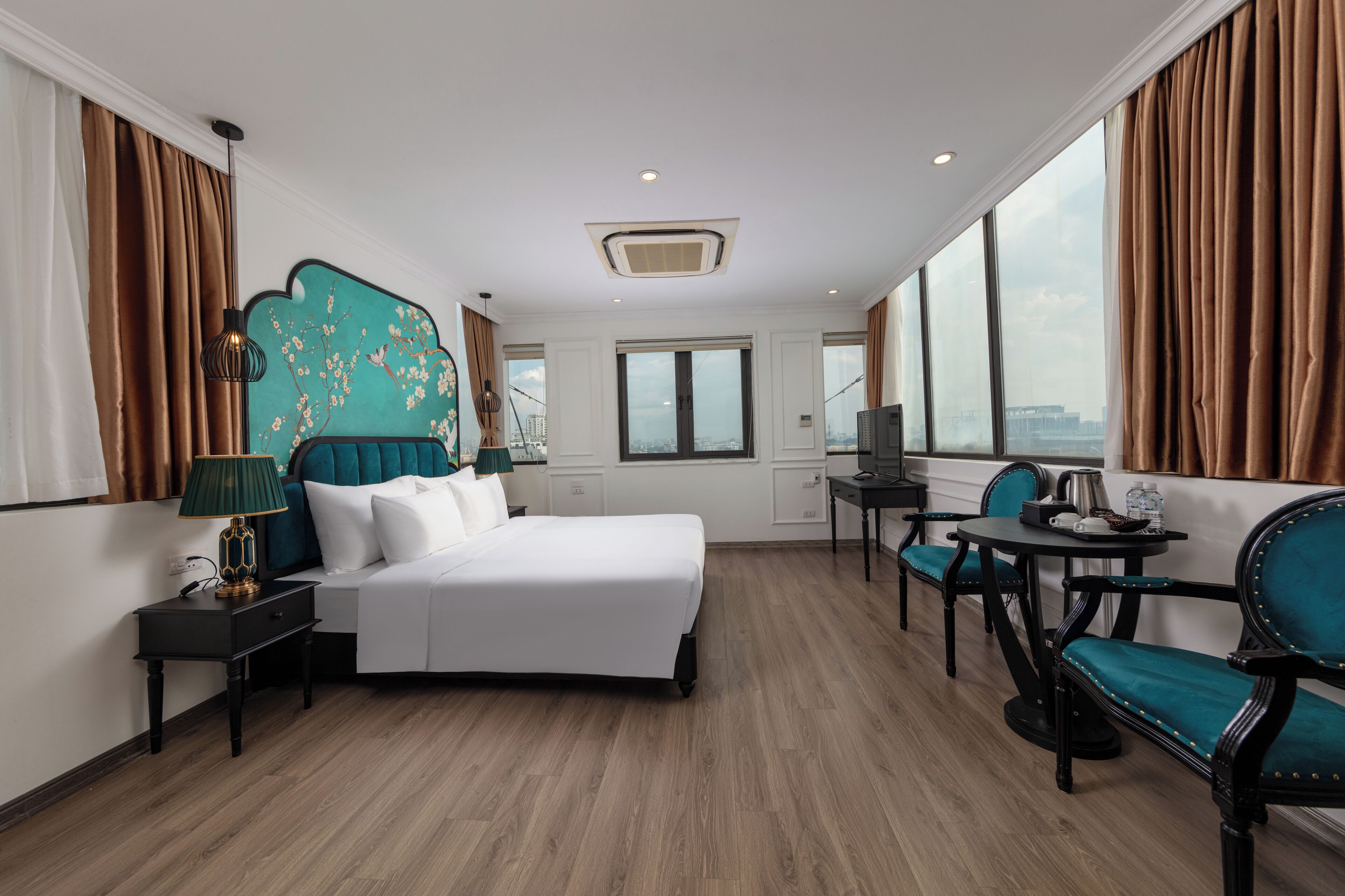 Foto - Azen Lakeside Hotel & Travel