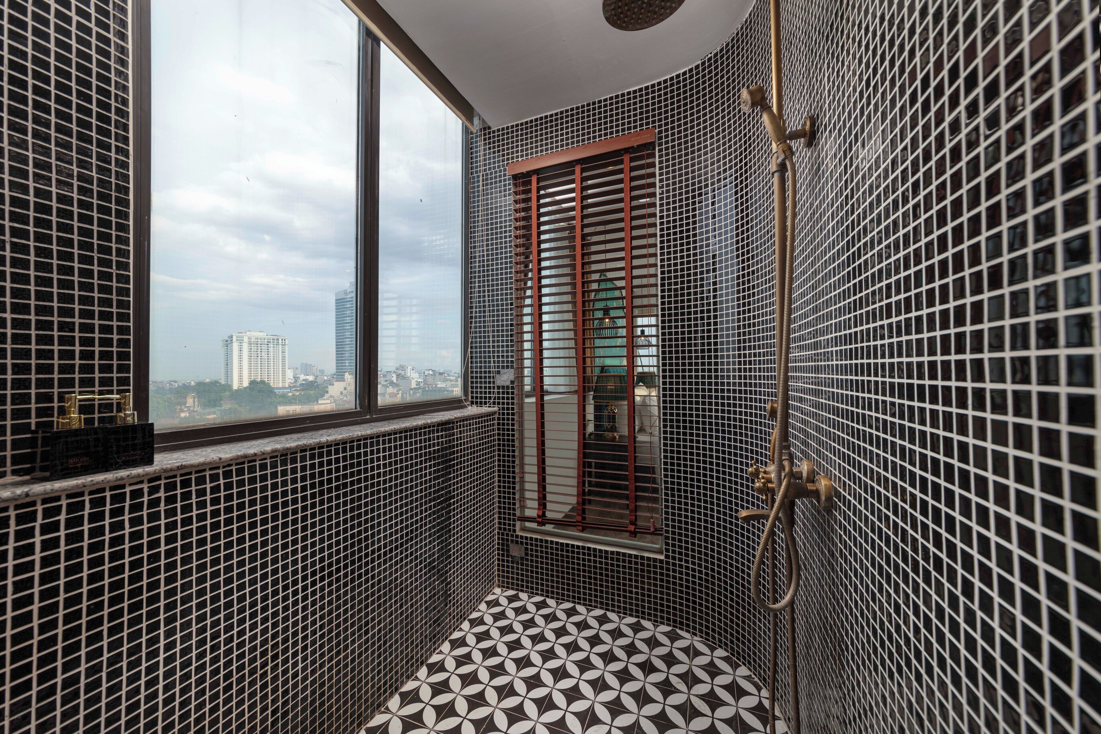 Foto - Azen Lakeside Hotel & Travel