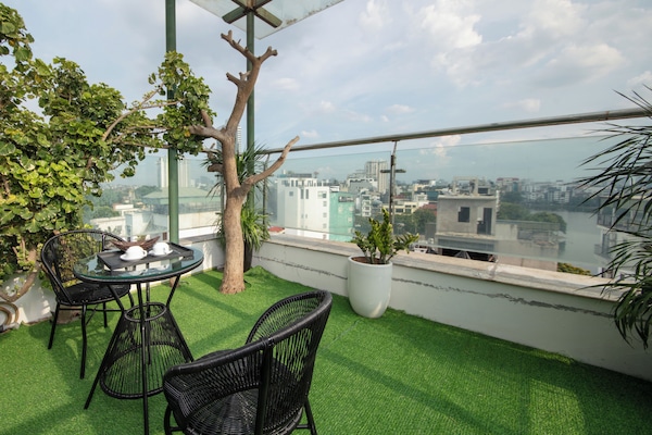 Junior Double Room, 1 King Bed, Balcony, Lake View | Egyptian cotton sheets, premium bedding, down duvets, memory-foam beds
