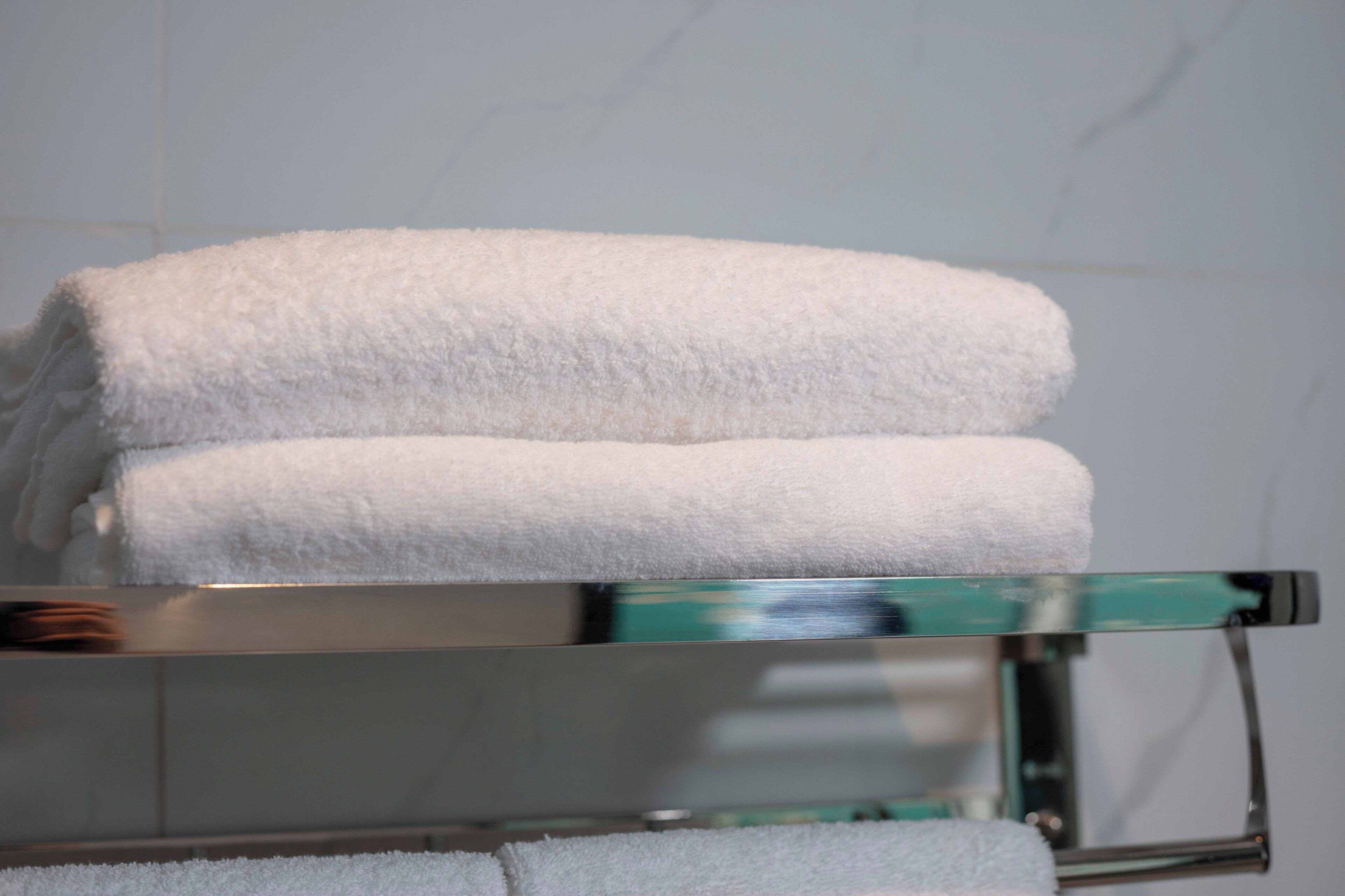 Foto - Azen Lakeside Hotel & Travel