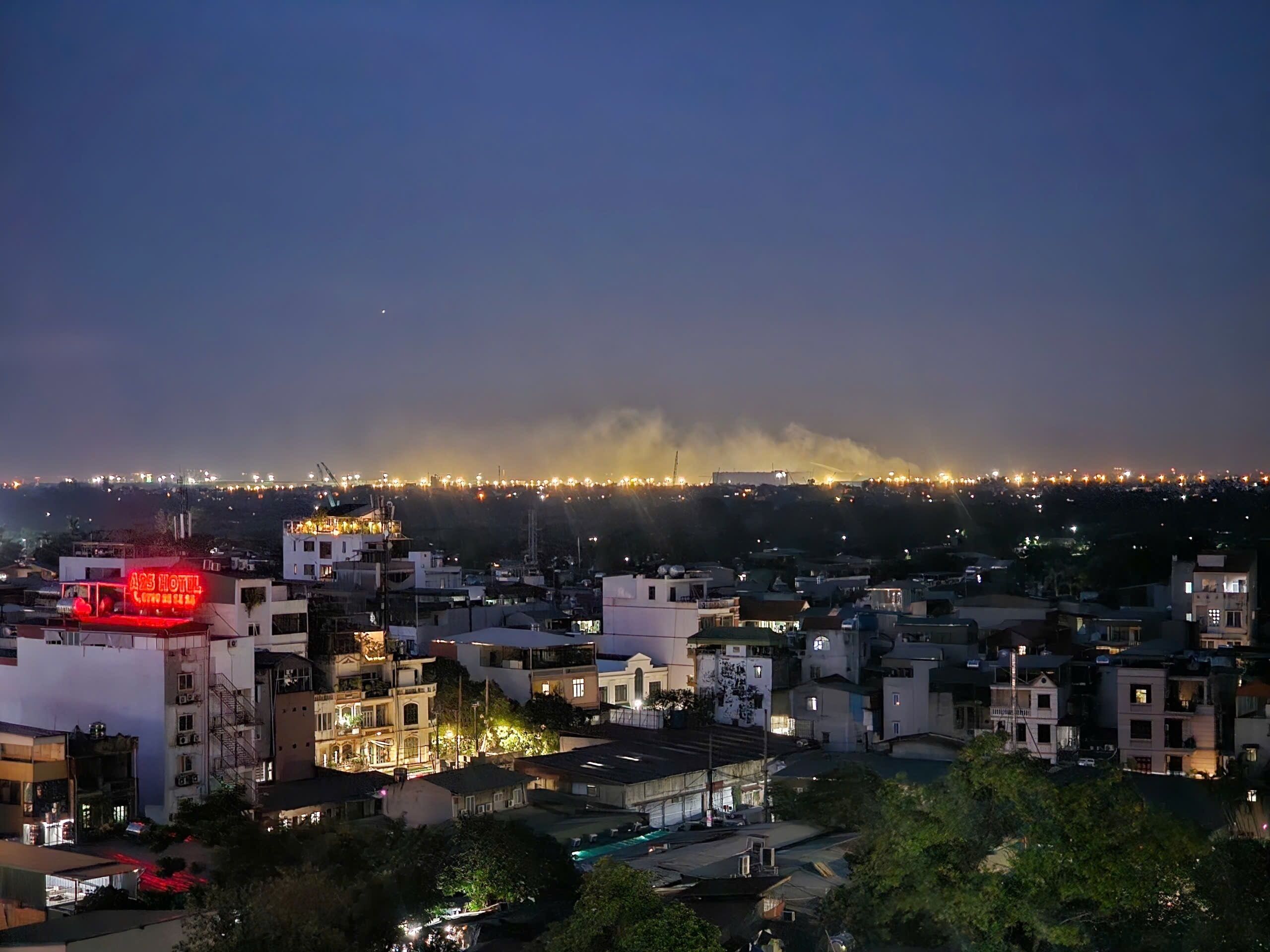 Foto - Azen Lakeside Hotel & Travel