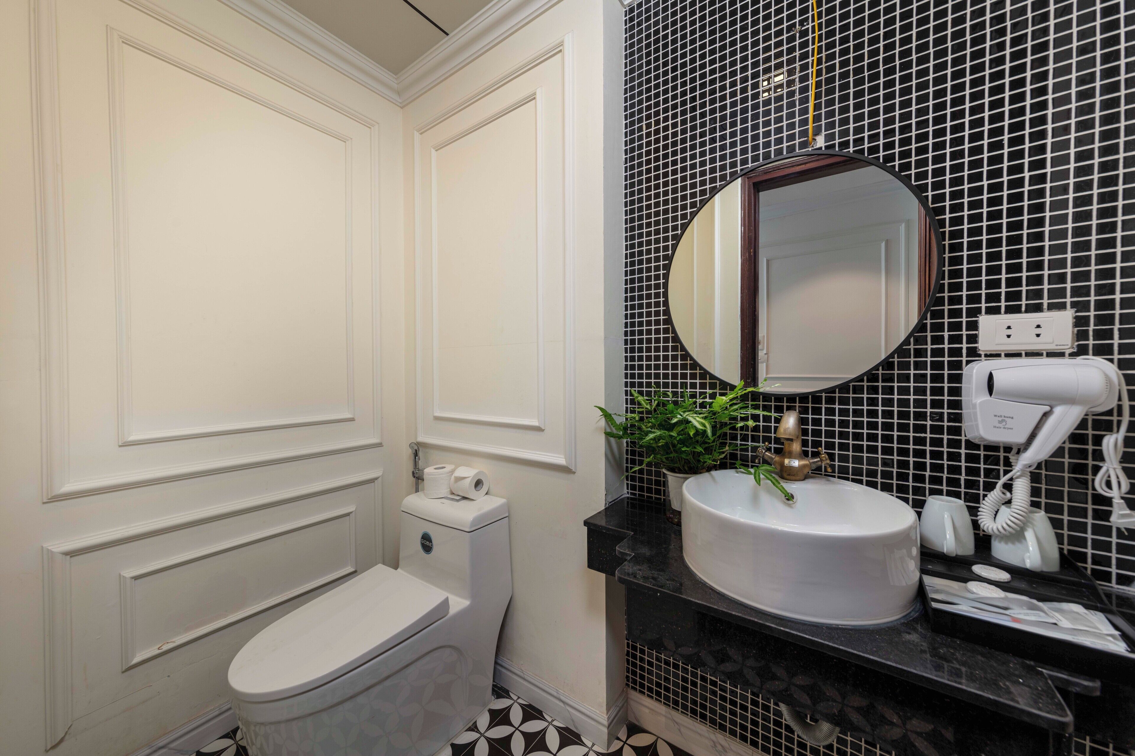 Foto - Azen Lakeside Hotel & Travel