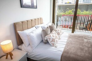 2 slaapkamers, een strijkplank/strijkijzer, wifi, beddengoed