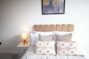 Unclassified image, 3 of 29, button