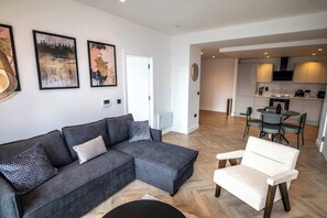 Unclassified image, 4 of 29, button