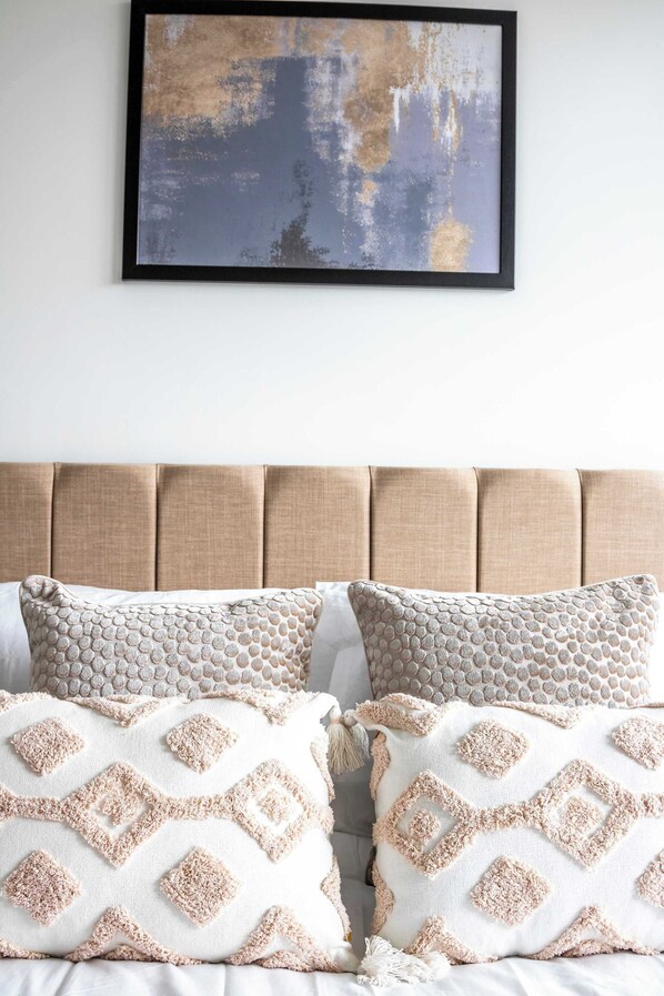 Unclassified image, 1 of 29, button