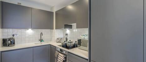 Fridge, microwave, oven, stovetop