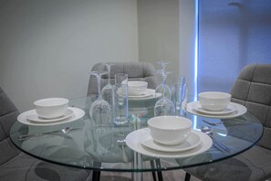 Dining - Central Birmingham Beautiful 2 Bedroom Apartment (Birmingham)